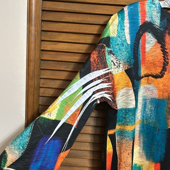 Abstract Multicolor Women's Top - Picture 3 of 7